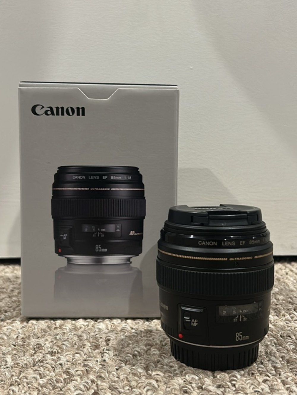 Canon Ef 85mm Lens F/1.8